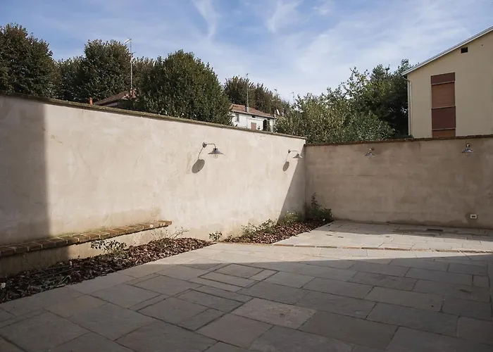 Le Antiche Mura 2 ゲストハウス グアスタッラ